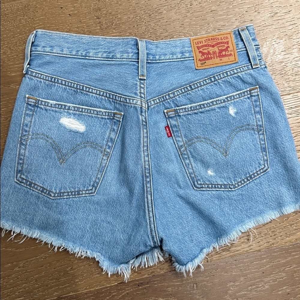 Levi’s 501 Cutoff Shorts W26 Light Wash Distressed High Rise